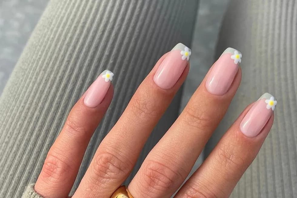 Jak wykonać french manicure: 7 kroków do idealnych paznokci