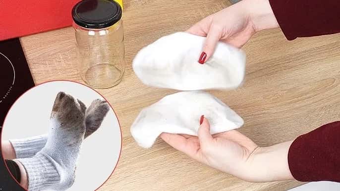 Jak wybielić białe skarpetki skutecznie i bezpiecznie w domu