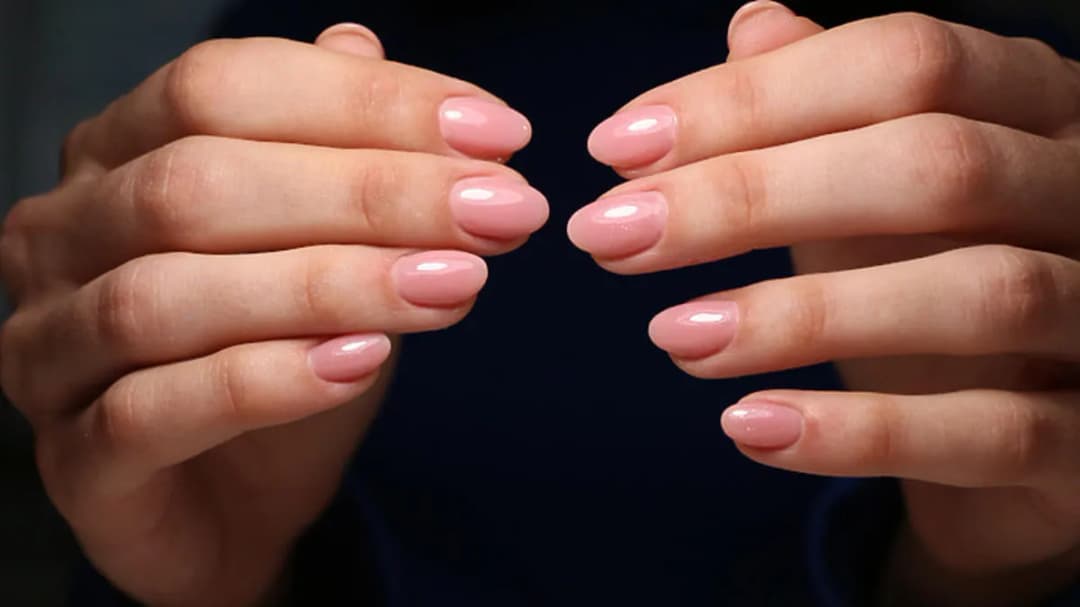 Jak zrobić krótkie paznokcie migdałki: 5 prostych kroków