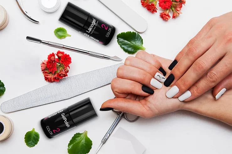 Manicure hybrydowy: niezbędne akcesoria i narzędzia - kompletny zestaw