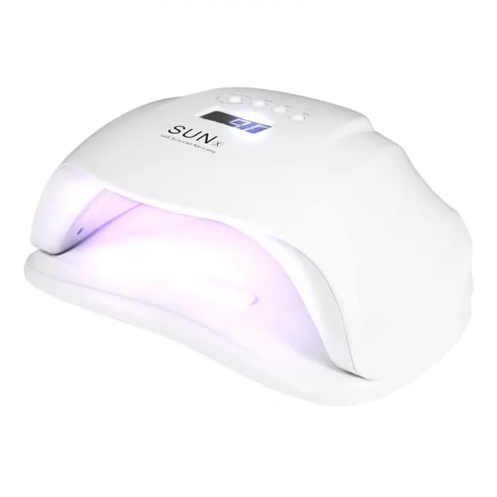Jaka lampa do paznokci? Wybierz najlepszą do manicure w domu