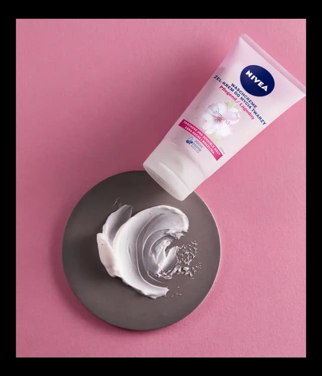 Najlepsze kremy na suchą cerę z wypryskami - skuteczna pielęgnacja